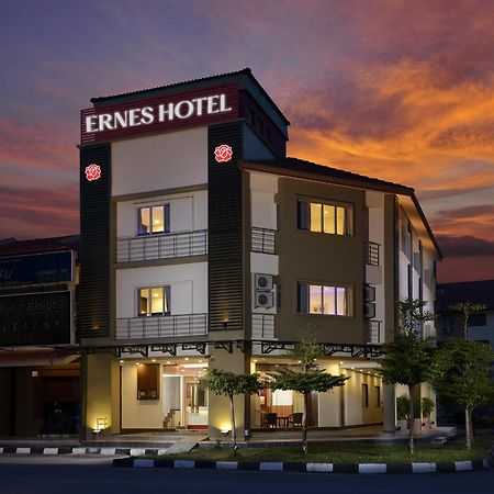 Ernes Hotel Bayu Mutiara Bukit Mertajam Kültér fotó